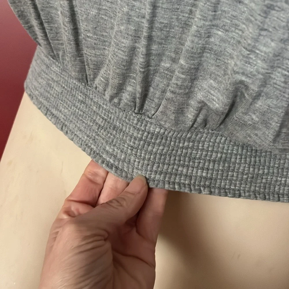 BNWOT Lime Blue elastic bottom super soft top - Picture 3 of 12